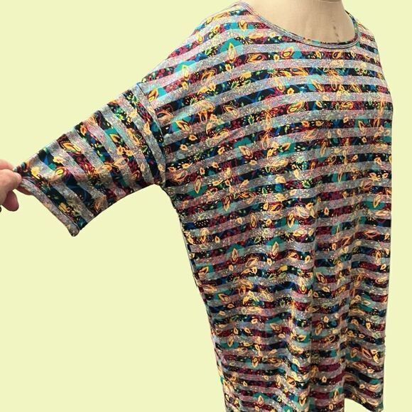 LuLaRoe Poly-Blend, Hi-Lo, Short Sleeve Top / SZ: XS / NWT - Picture 2 of 7